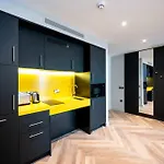 Otel Staycity Tivoli 4*