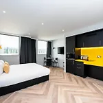Otel Staycity Tivoli