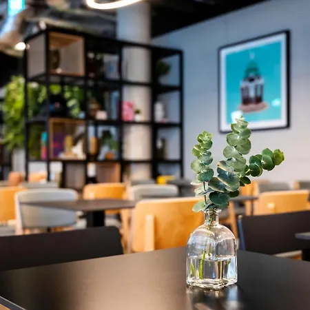 Hotel Staycity Tivoli 4*