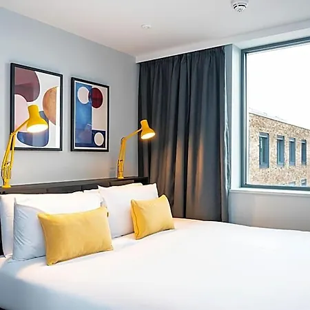 Staycity Tivoli Hotel