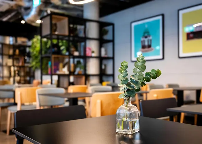 Hotel Staycity Tivoli 4*